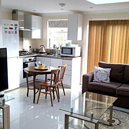 Luxury London Ensuite Double Room, Park Free, Tram-Train! 미참 외부 사진