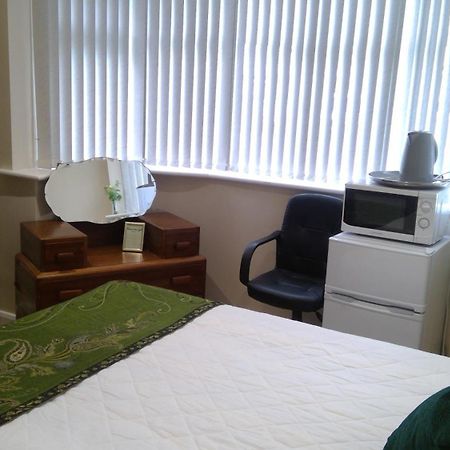 Luxury London Ensuite Double Room, Park Free, Tram-Train! 미참 외부 사진