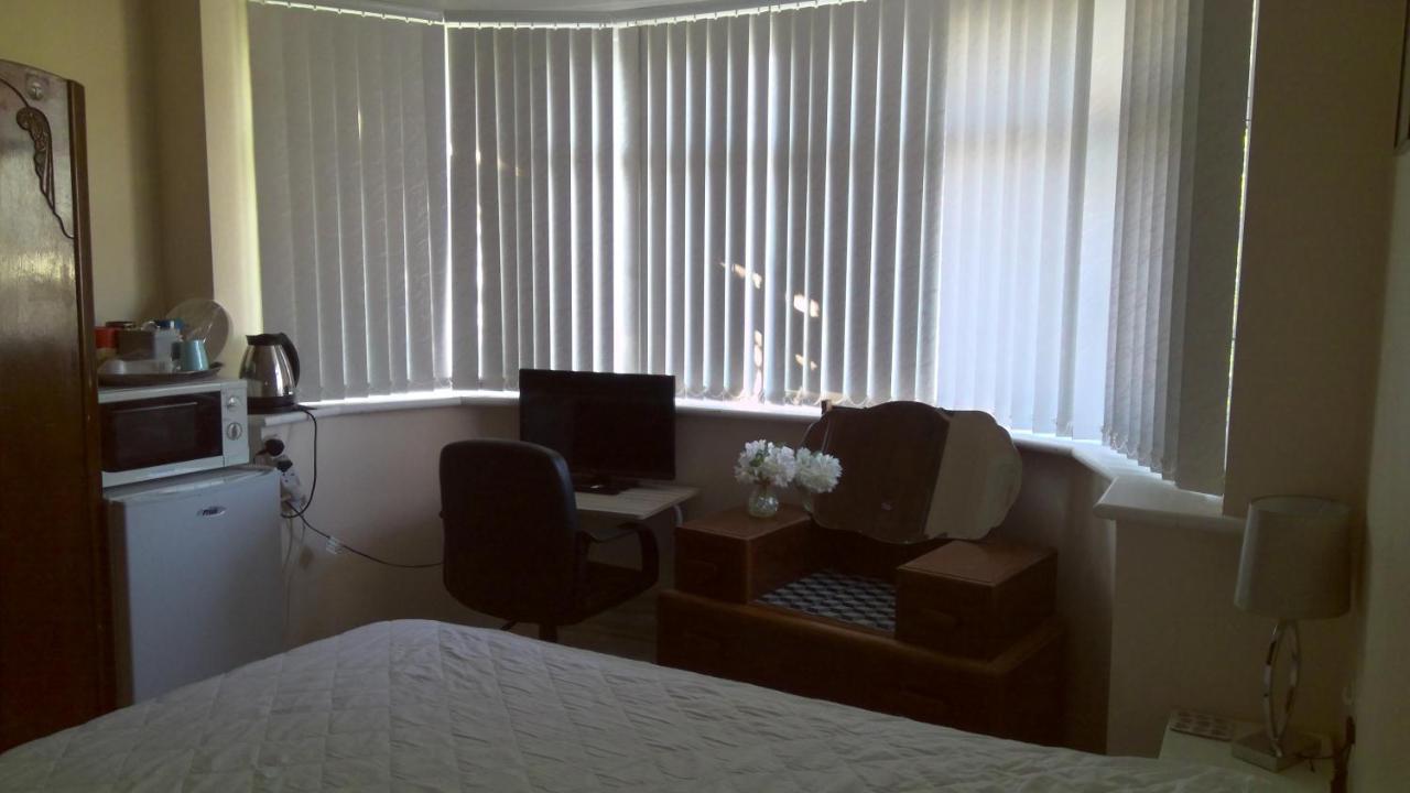 Luxury London Ensuite Double Room, Park Free, Tram-Train! 미참 외부 사진
